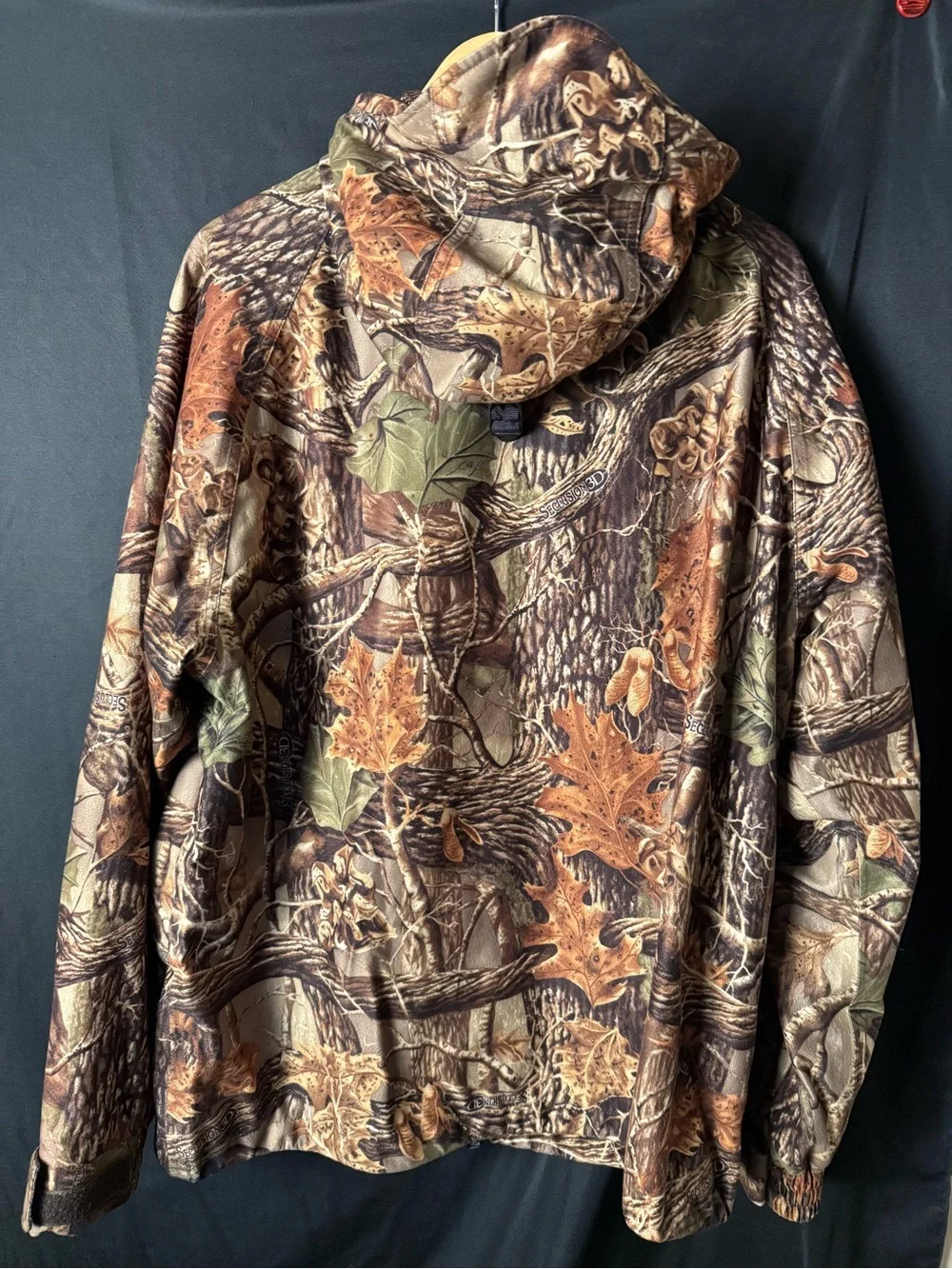 Cabela’s Men’s Large Gore-Tex Hunting Jacket Seclusion 3D Camoflauge Hunting.
